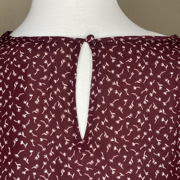 Paper Crane Burgundy Cropped Top NWT Size M - Picture 6 of 13